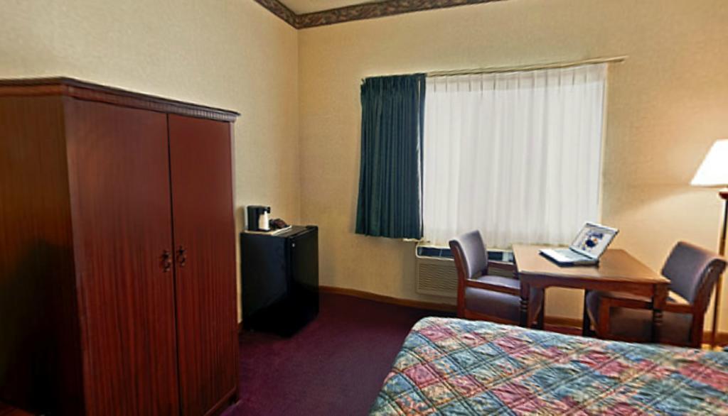 Americas Best Value Inn Waukegan Exterior foto