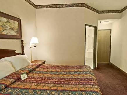 Americas Best Value Inn Waukegan Exterior foto